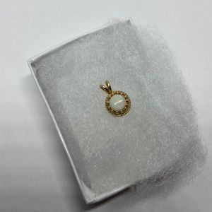 Solid real 14kt Yellow Gold White Stone Pendant